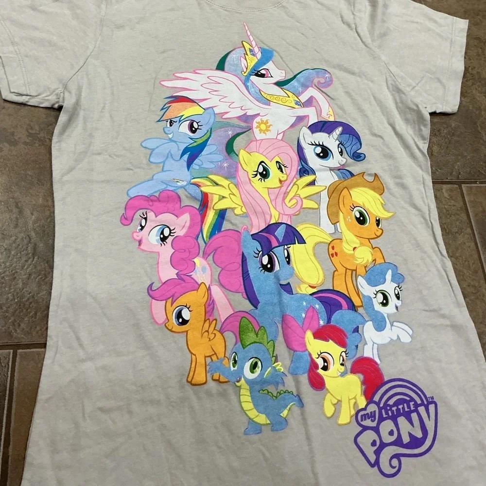 💰Make an offer, bundle and save💰 My Little Pony Ladies tshirt - Picture 2 of 3